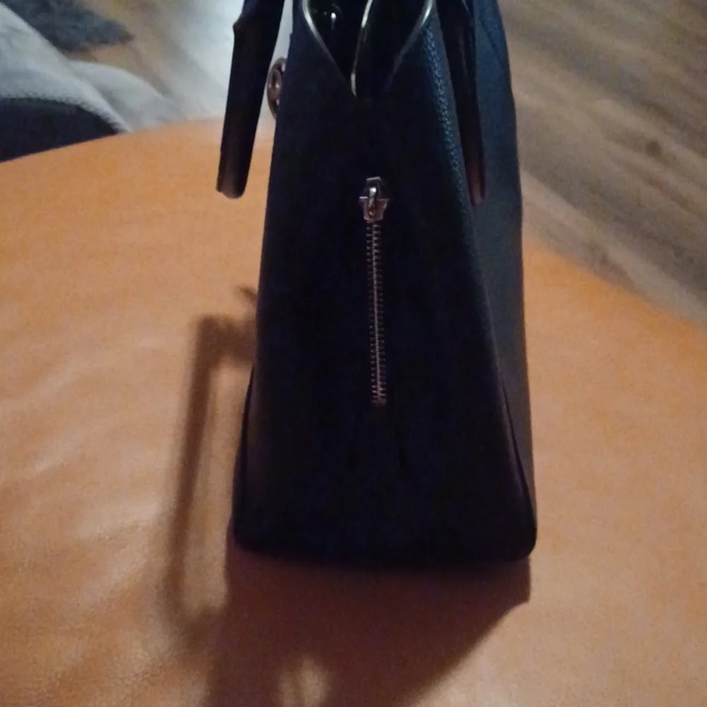 > Michael Kors Black Shoulder Bag